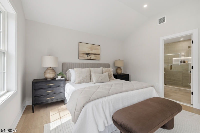 147 W Glen Rd