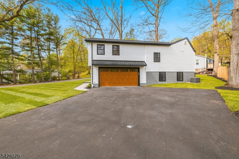 147 W Glen Rd