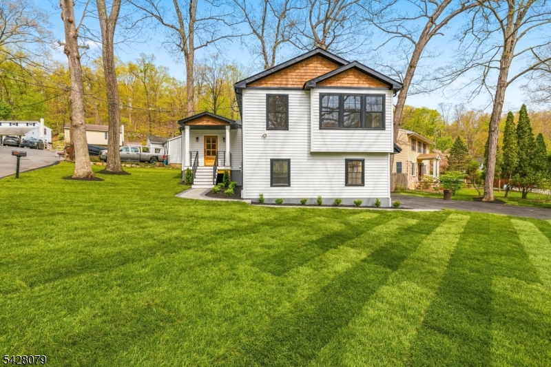 147 W Glen Rd