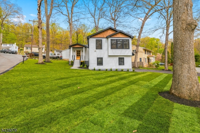 147 W Glen Rd