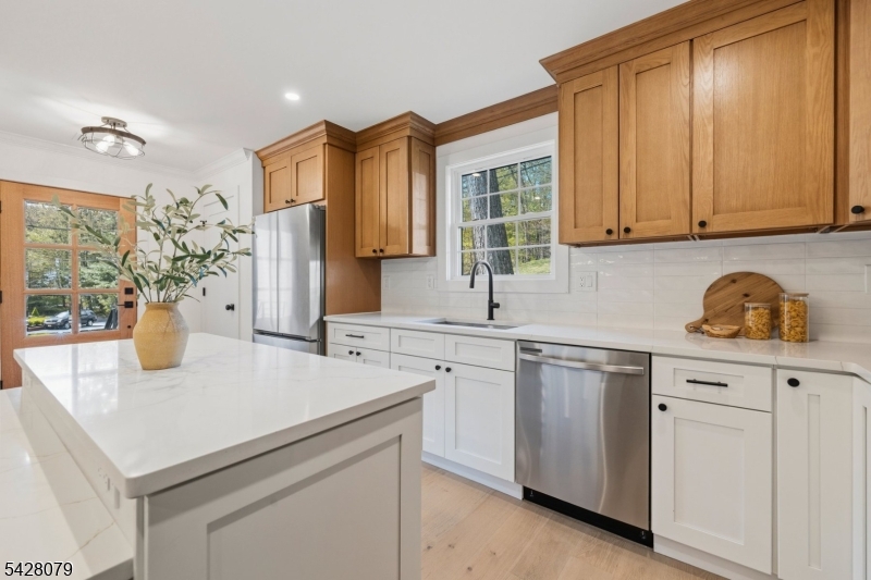 147 W Glen Rd