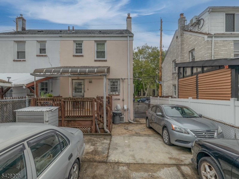 624 Summer St