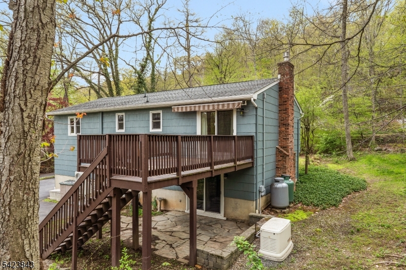 26 TAMARACK RD.