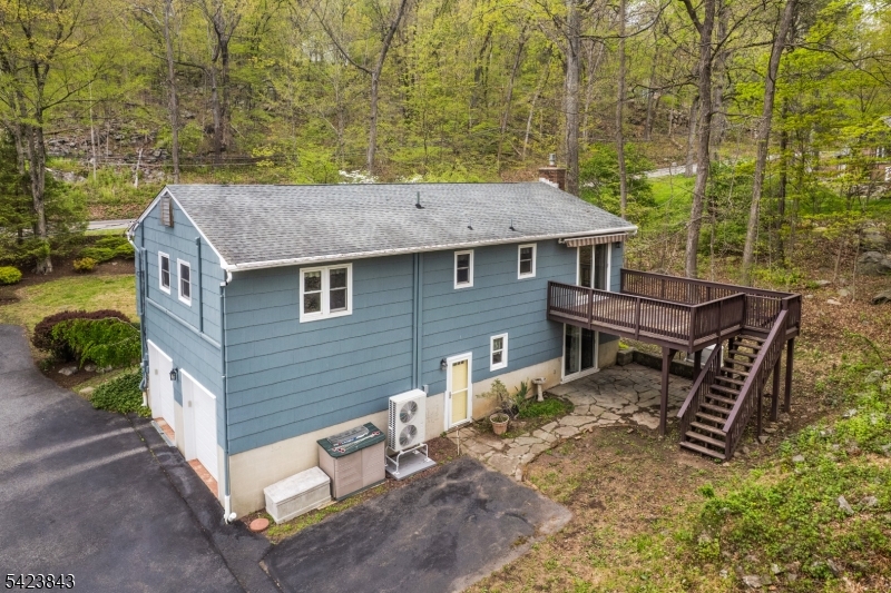 26 TAMARACK RD.