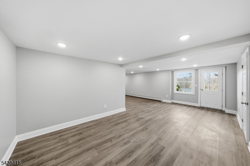 4 Hillside Rd
