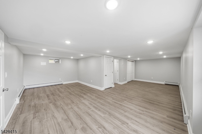 4 Hillside Rd