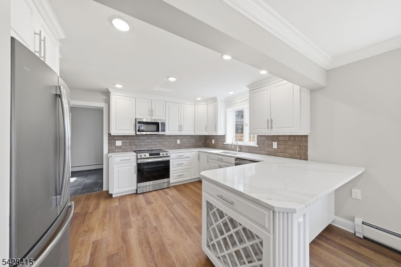 4 Hillside Rd