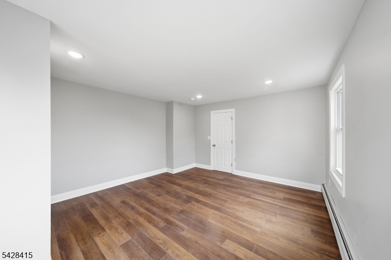 4 Hillside Rd
