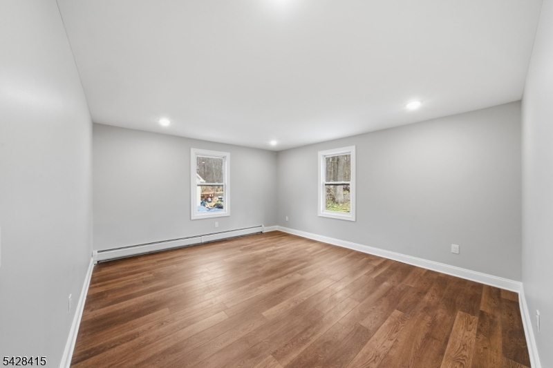 4 Hillside Rd