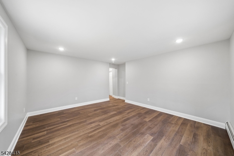 4 Hillside Rd