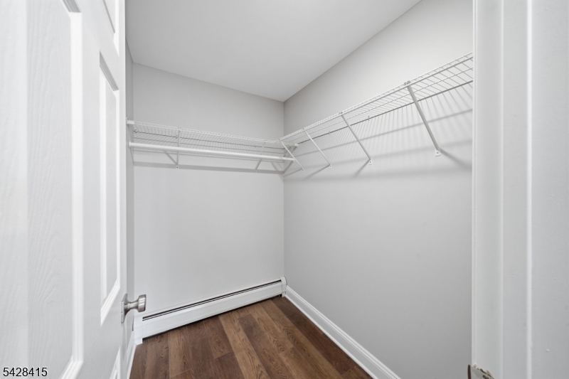 4 Hillside Rd