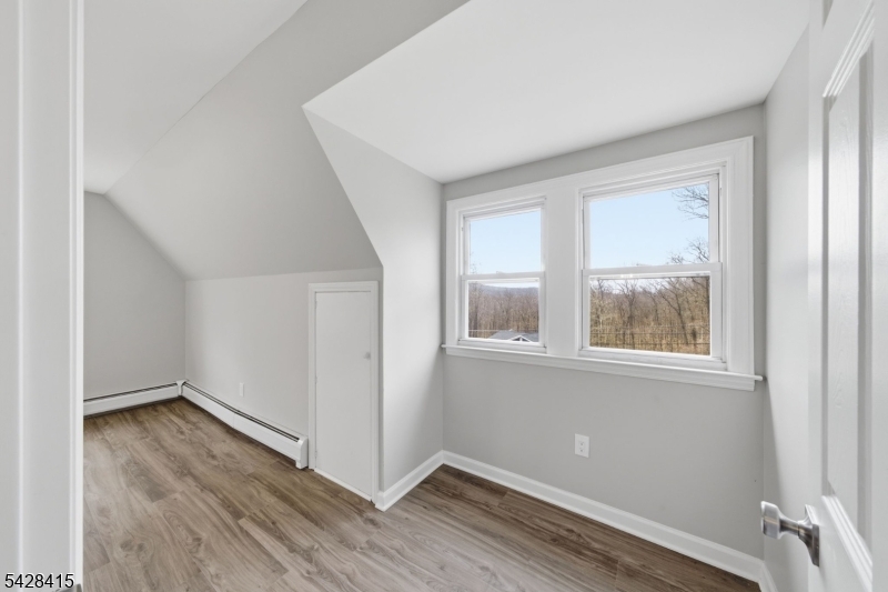 4 Hillside Rd
