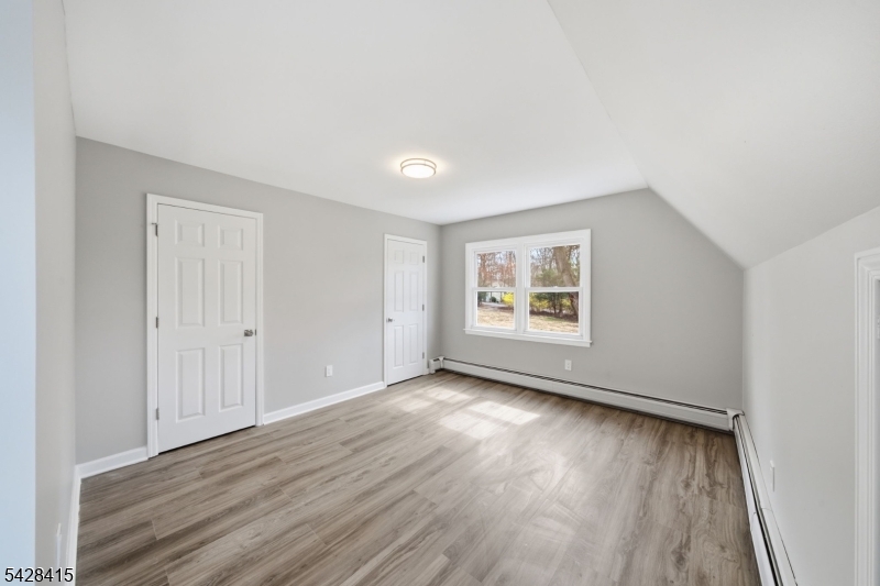 4 Hillside Rd