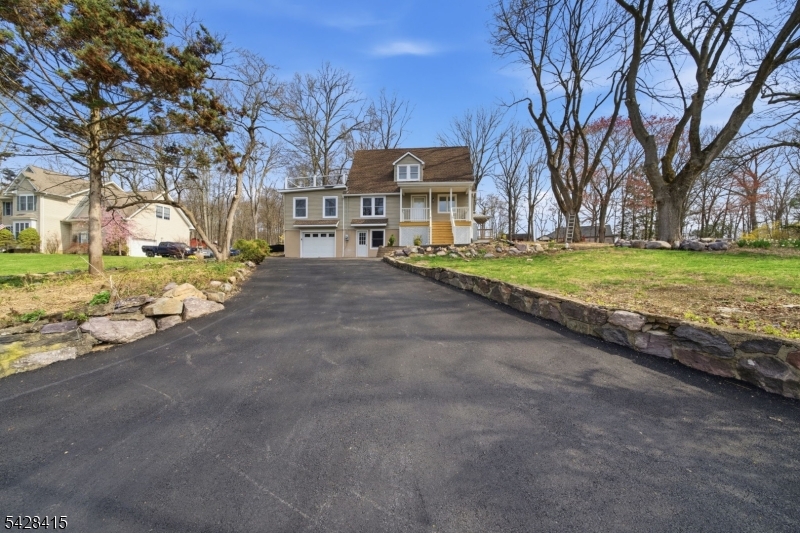 4 Hillside Rd