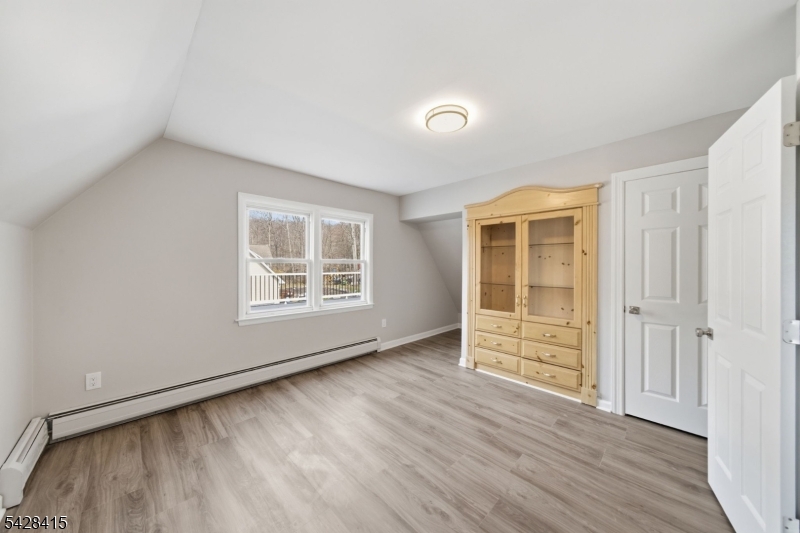 4 Hillside Rd