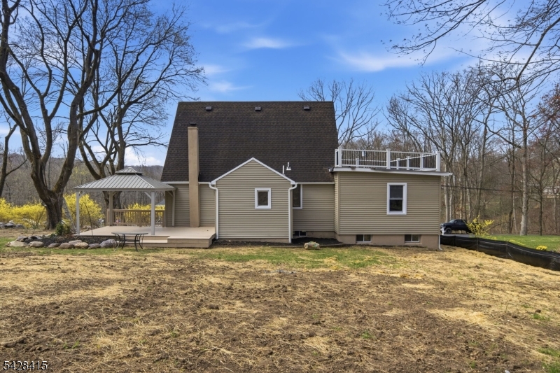 4 Hillside Rd