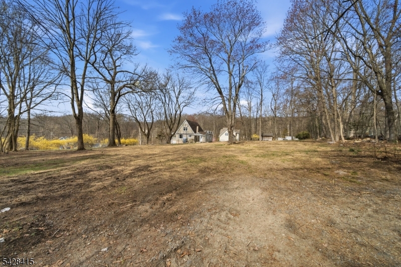 4 Hillside Rd