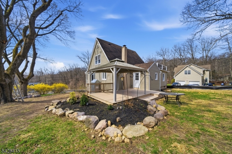 4 Hillside Rd