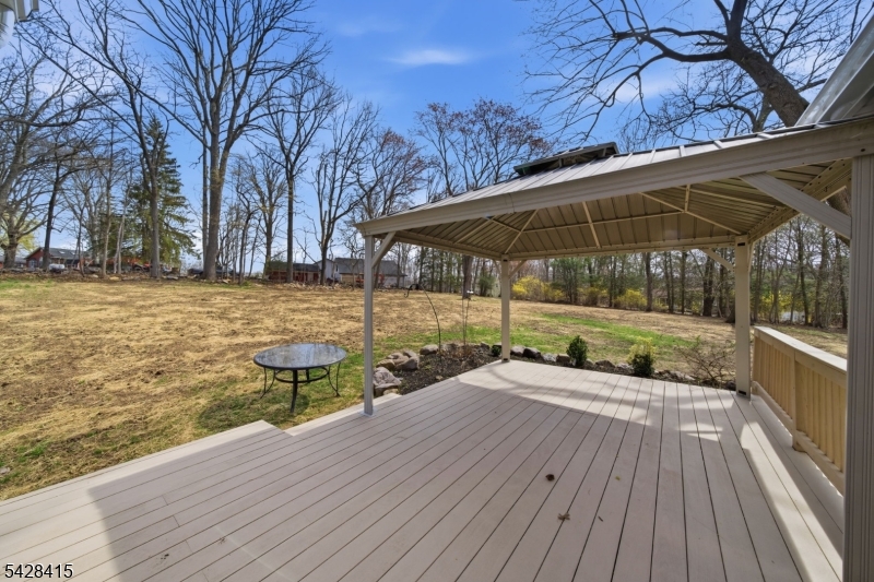 4 Hillside Rd