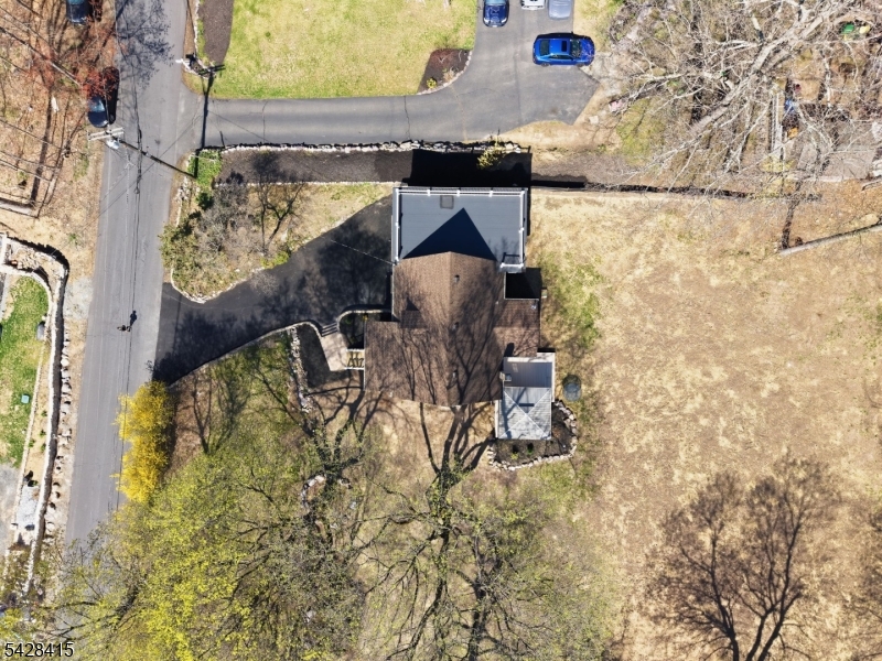 4 Hillside Rd
