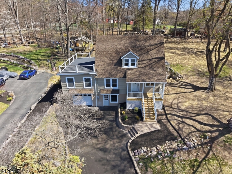 4 Hillside Rd