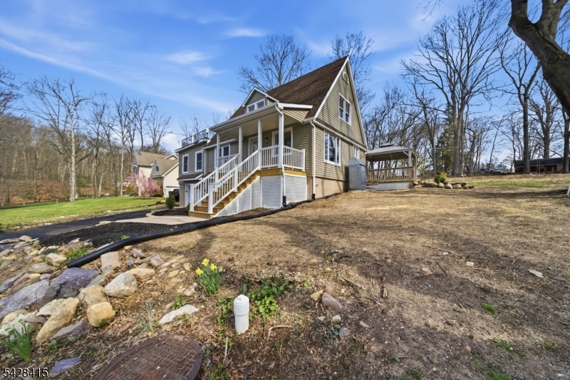 4 Hillside Rd