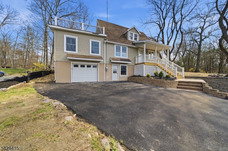 4 Hillside Rd