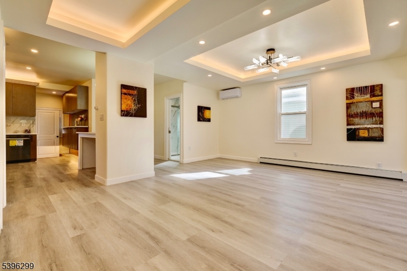 58 Zeliff Ave