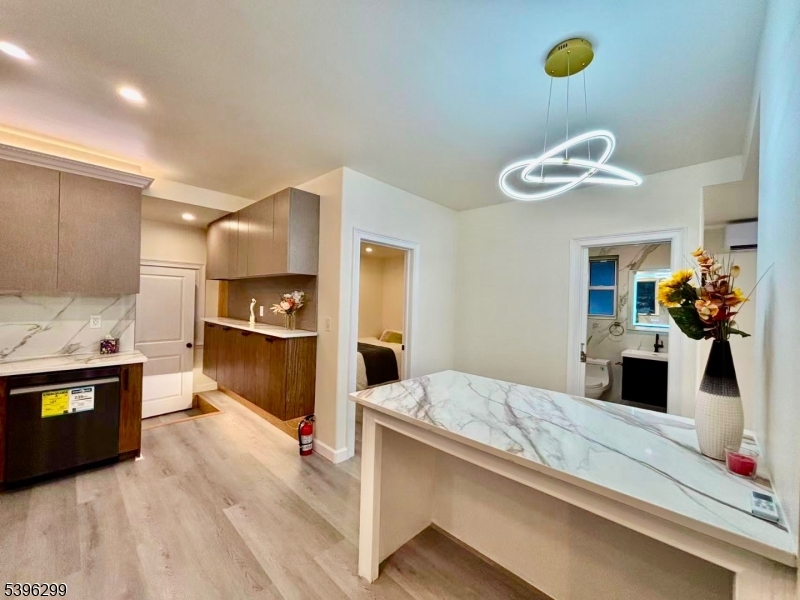 58 Zeliff Ave