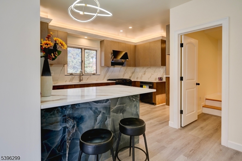 58 Zeliff Ave