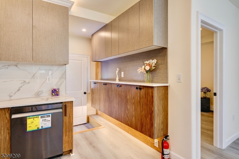58 Zeliff Ave