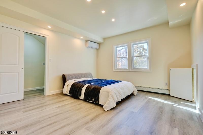 58 Zeliff Ave