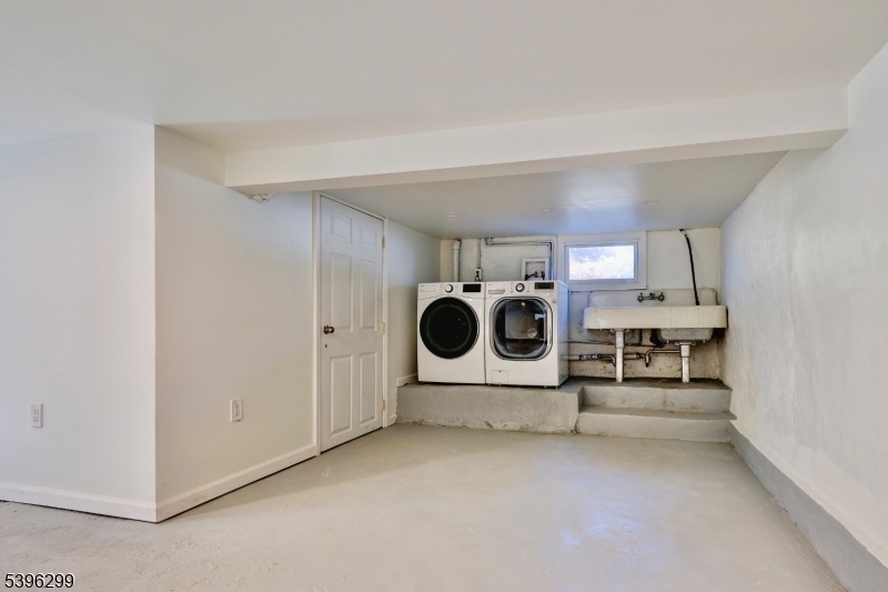 58 Zeliff Ave