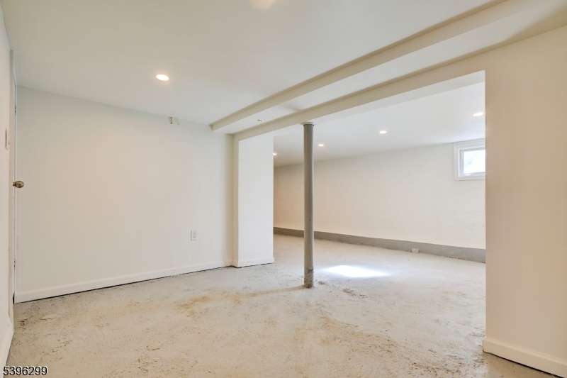 58 Zeliff Ave