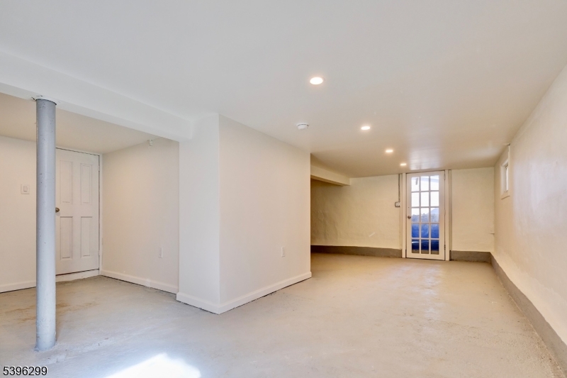 58 Zeliff Ave