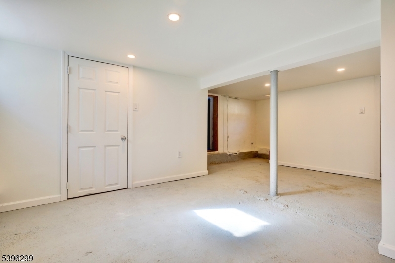 58 Zeliff Ave