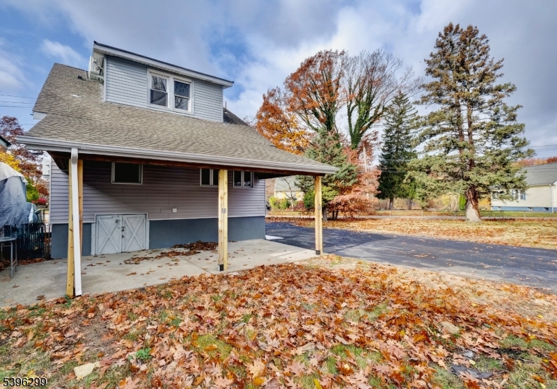 58 Zeliff Ave