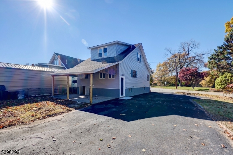 58 Zeliff Ave