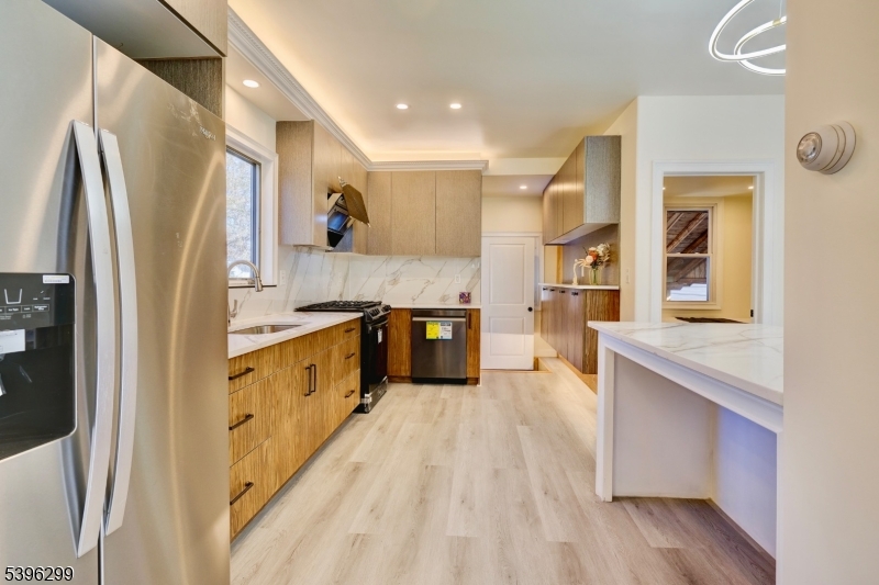 58 Zeliff Ave
