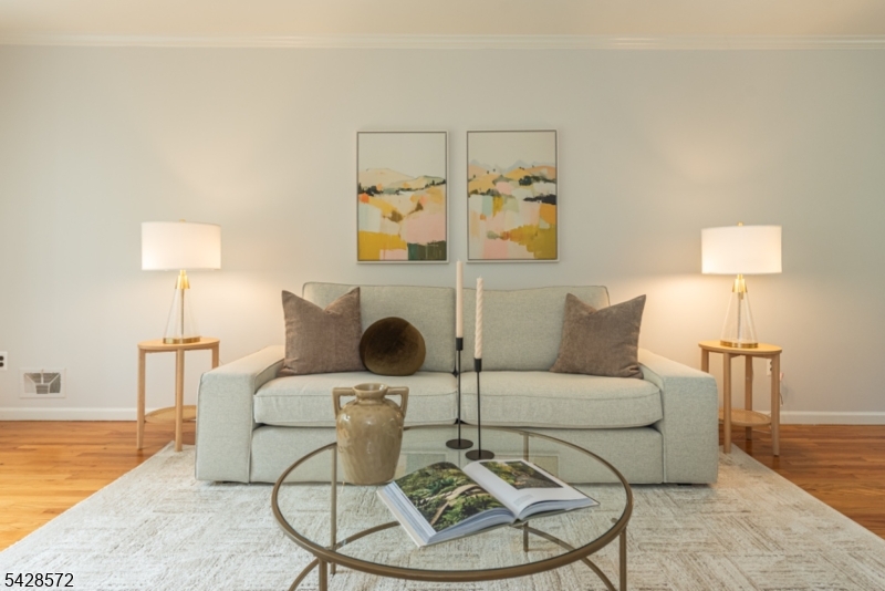 5 Robin Hill Rd