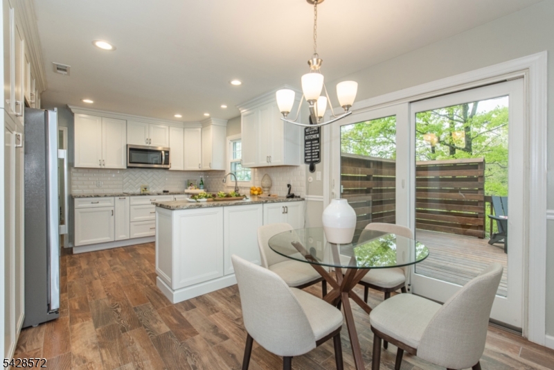 5 Robin Hill Rd