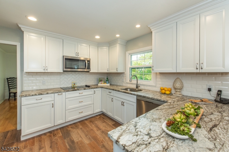 5 Robin Hill Rd