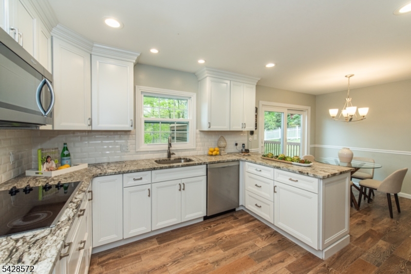 5 Robin Hill Rd