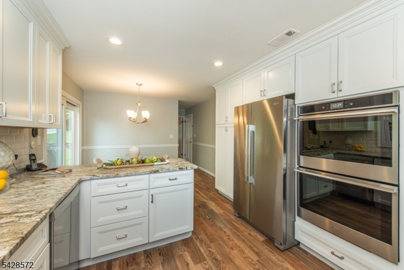 5 Robin Hill Rd