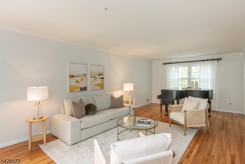 5 Robin Hill Rd