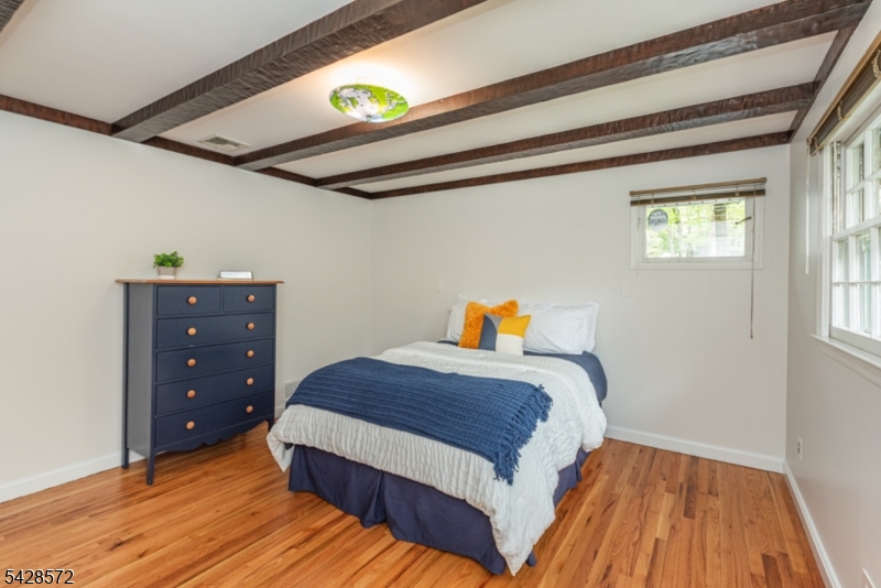 5 Robin Hill Rd