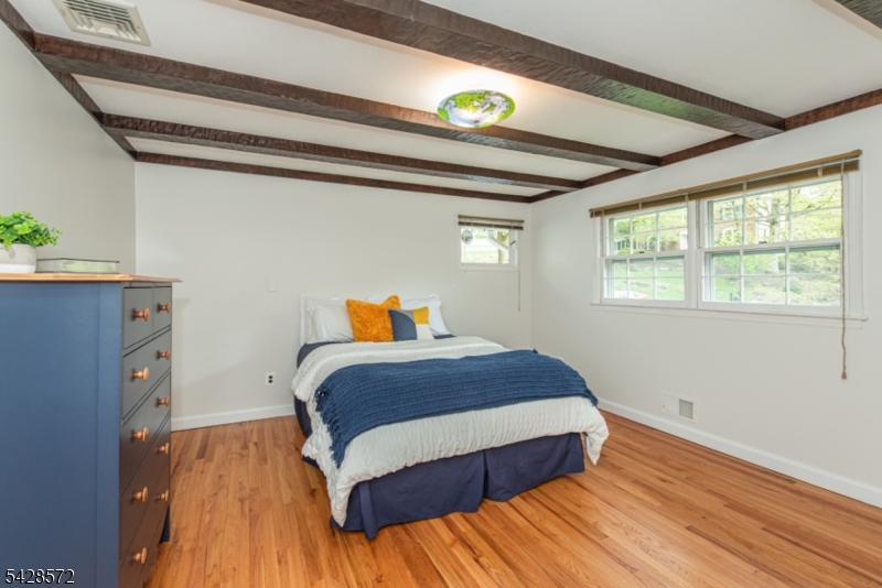 5 Robin Hill Rd