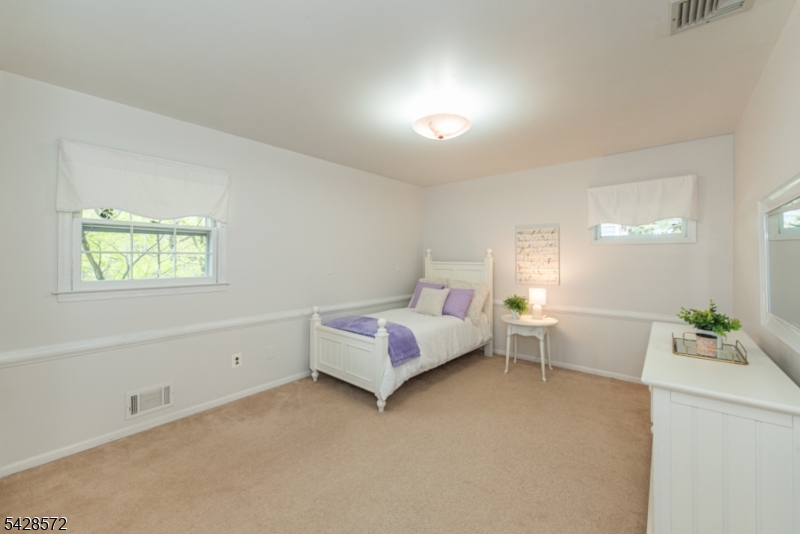 5 Robin Hill Rd