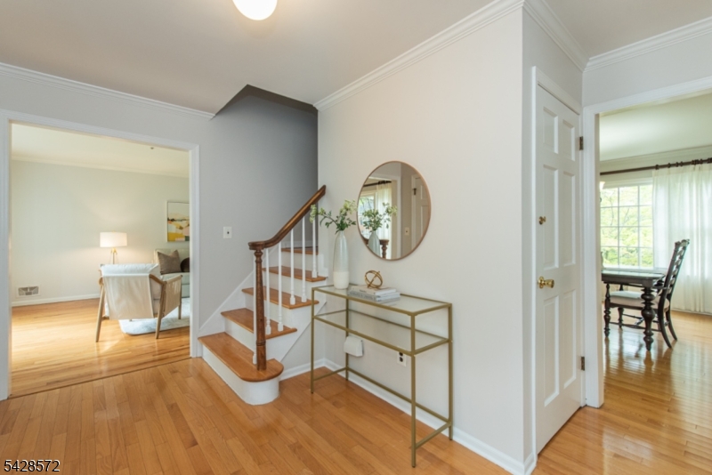 5 Robin Hill Rd