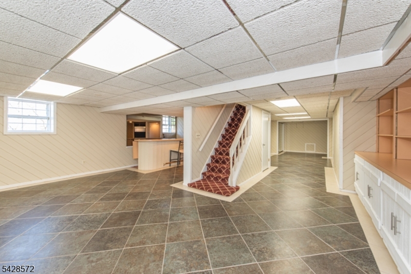5 Robin Hill Rd